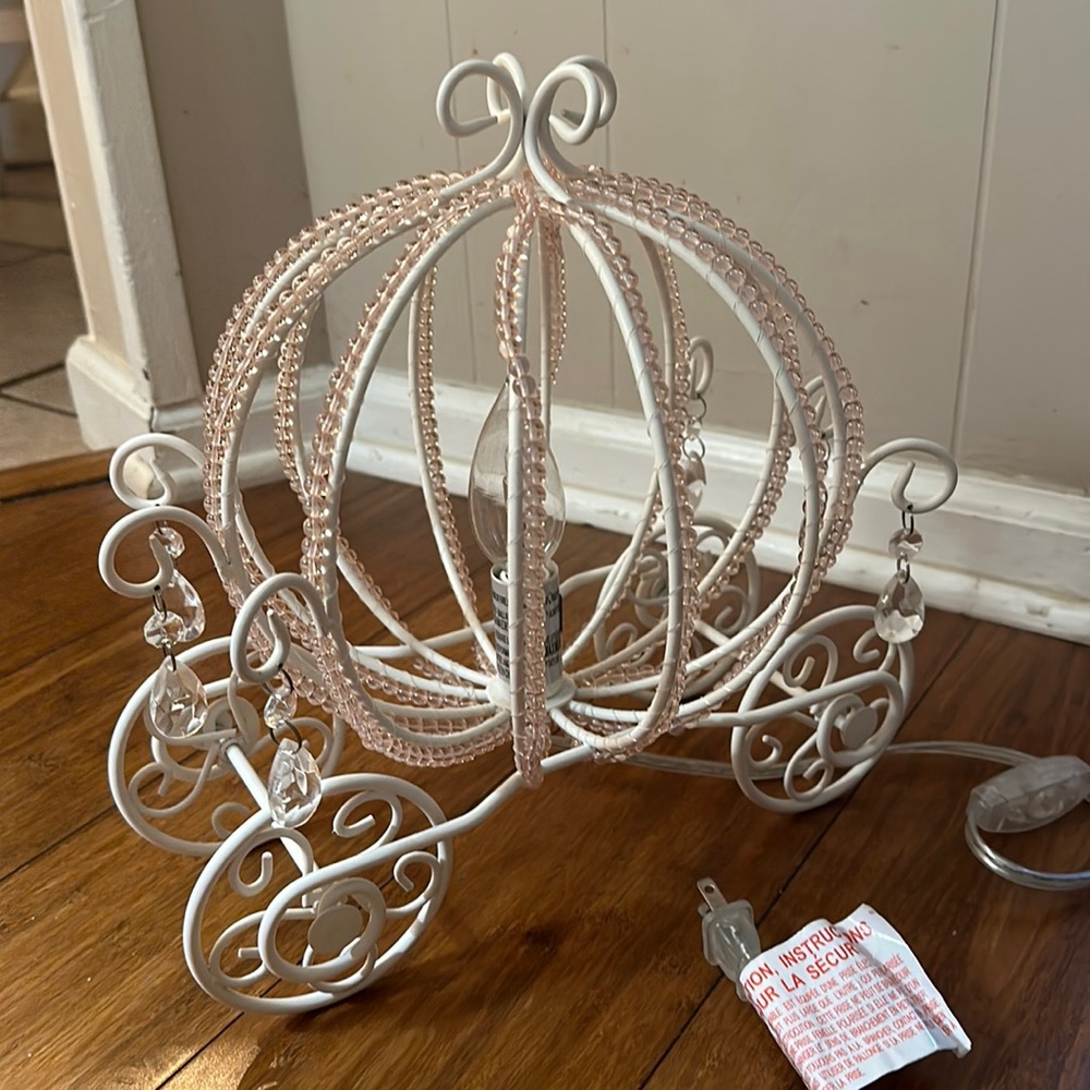 Monique Lhuillier Pottery Barn Kids Gorgeous Lamp!! Like new!